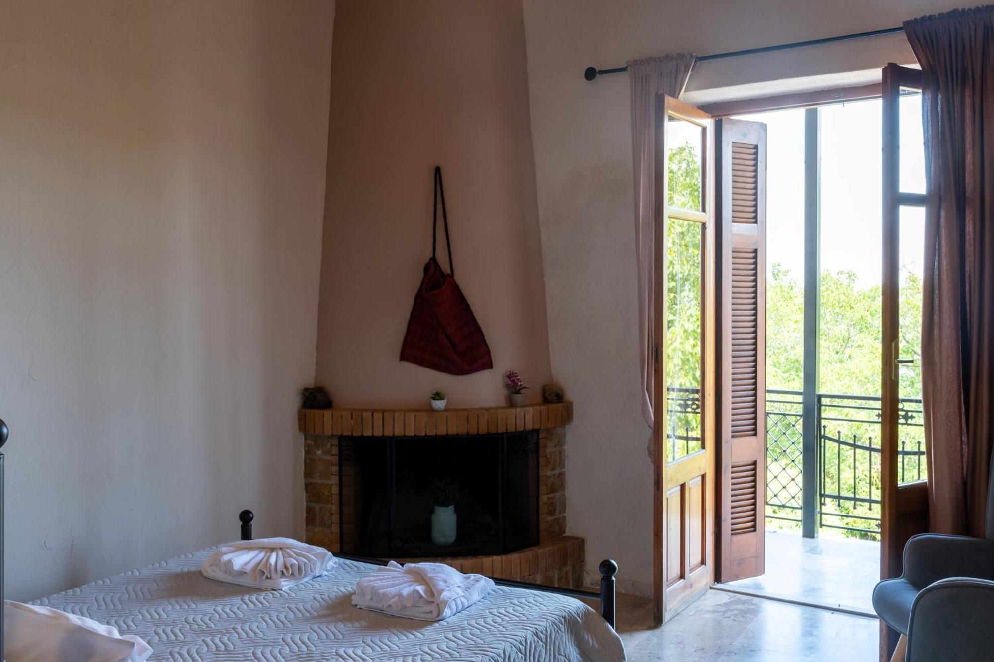 1924 2 Appartement Agios Petros (Arcadia)